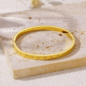 Clover Zirconium Handcuff Bracelet 18K Gold Plated
