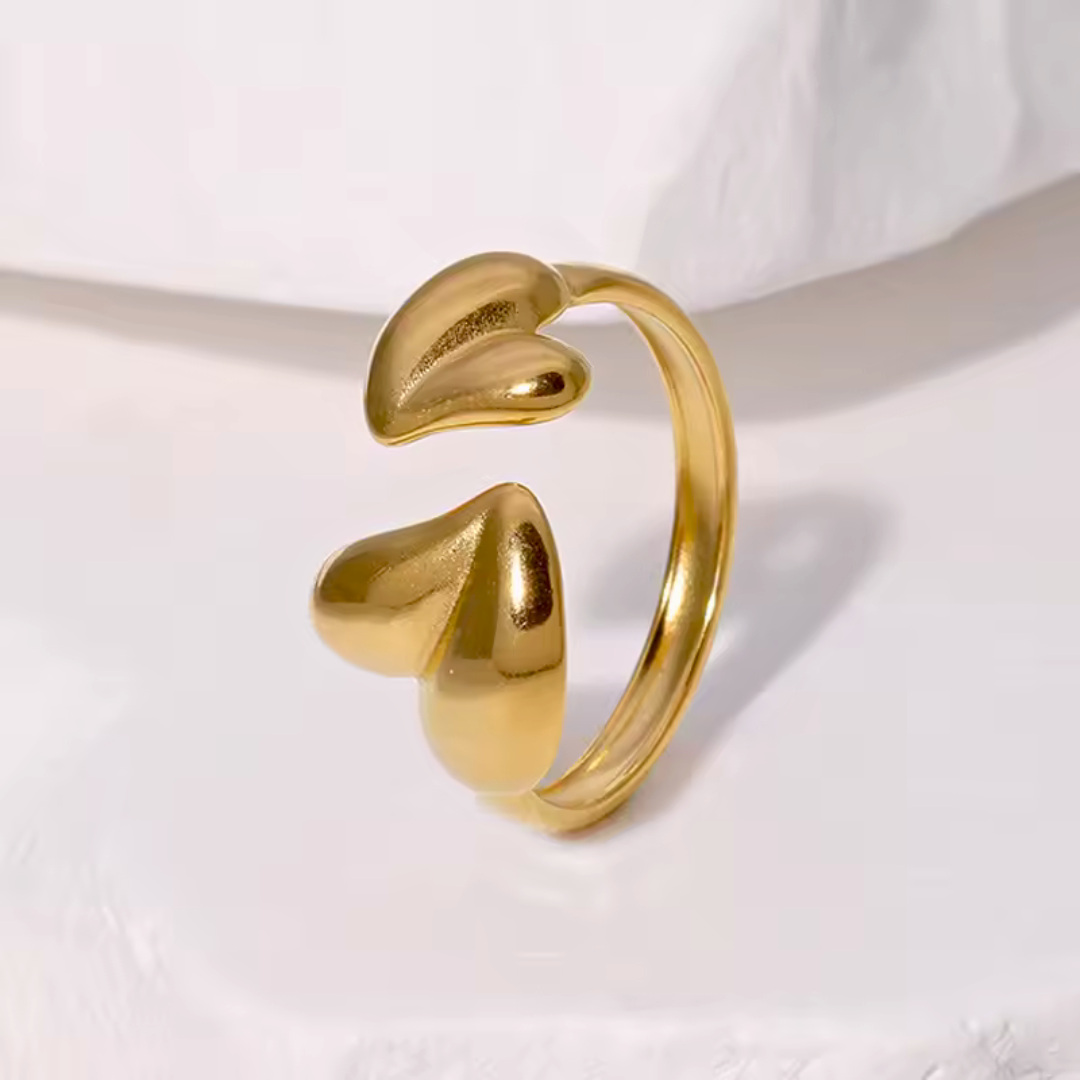 Minimal Heart Ring
